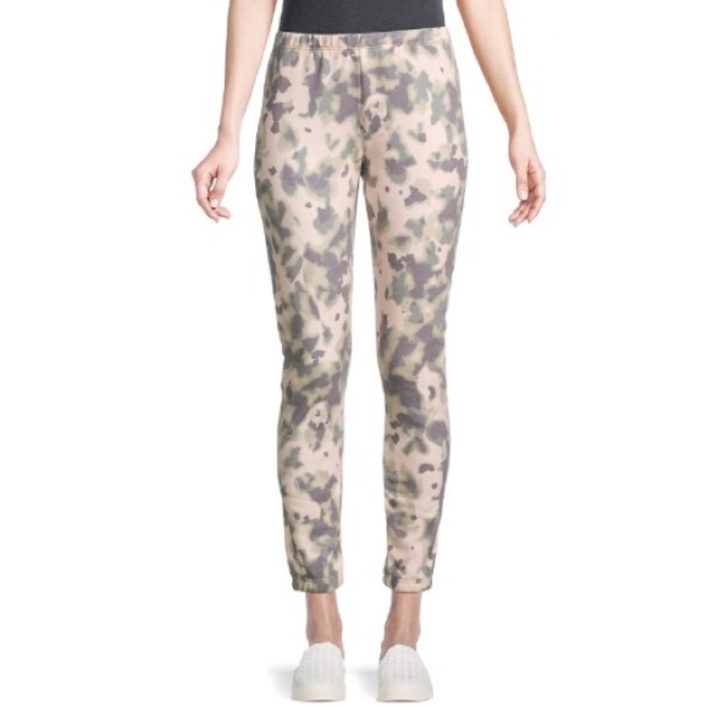 WILDFOX Sweatpants / Joggers in a multicolored tie-dye, camo print Size Small